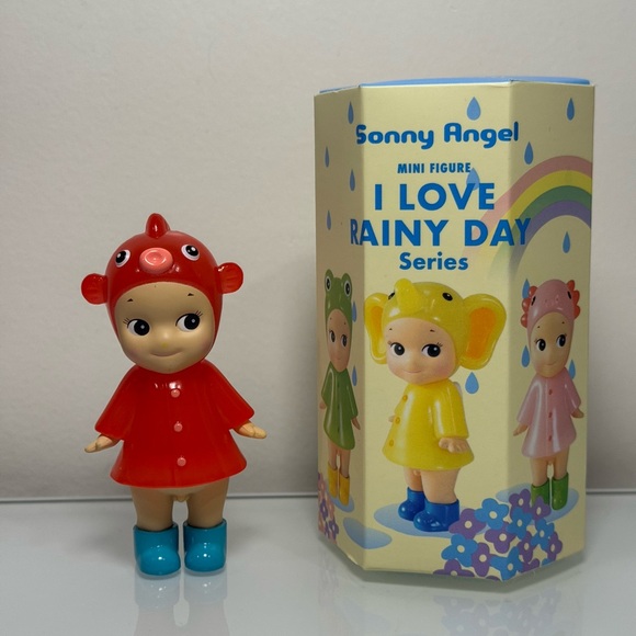 SONNY ANGEL I LOVE RAINY DAY SERIES- GOLDFISH - Picture 1 of 5